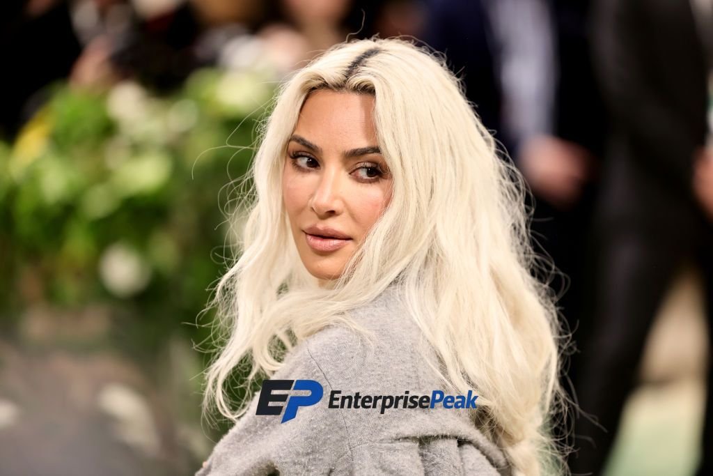 Kim Kardashian Height